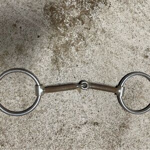 Snaffle screw loose ring bit